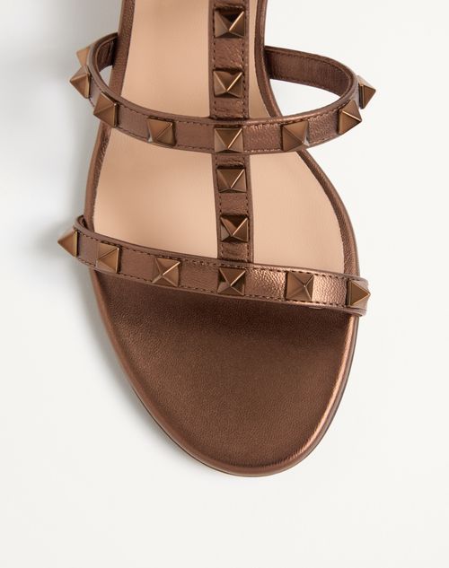 Valentino Garavani - Rockstud Metallic Calfskin Leather Slide Sandal 60 Mm - Bronze - Woman - Sandals